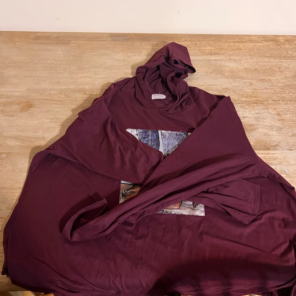 Burgundy Graphic Hoodie - Picture 3 of 4